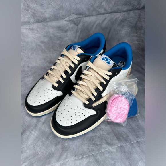 Jordan 1 Retro Low OG SP Fragment x Travis Scott
DM7866-140 Luxury - Picture 15 of 16